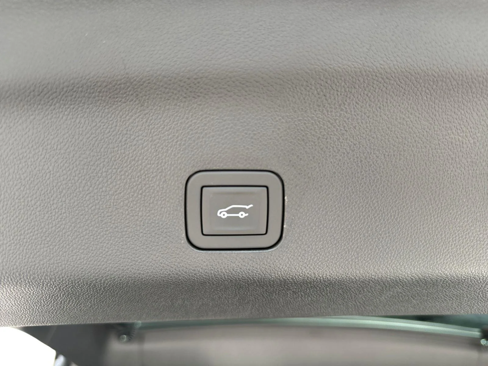 2026 Chevrolet Suburban High Country - Photo 25