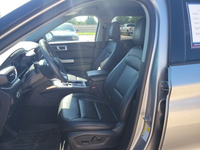 Used 2024 Silver Ford XLT image 16