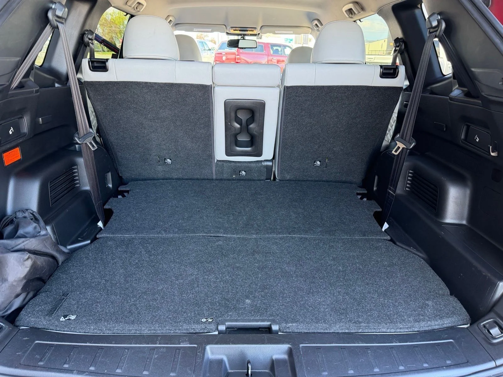 Used 2024 Silver Mitsubishi SEL image 28