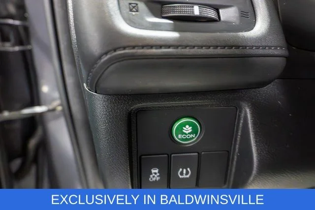 Used 2018  Honda LX image 17
