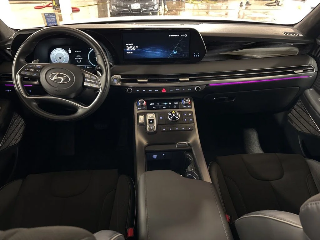 Used 2025 White Hyundai Calligraphy Night Edition image 10