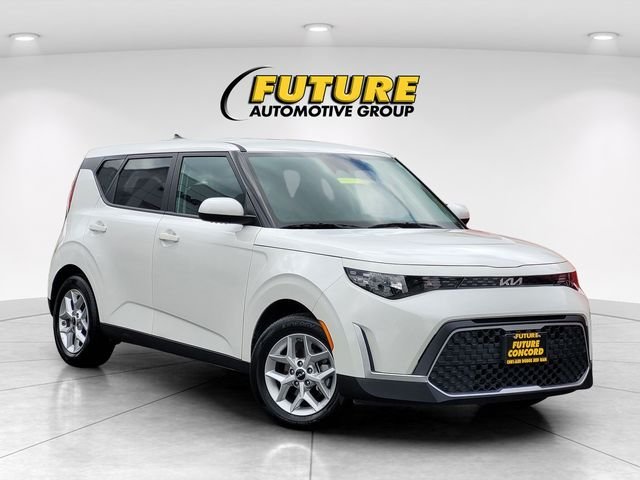 2025 Kia Soul 2.0L LX IVT's photo