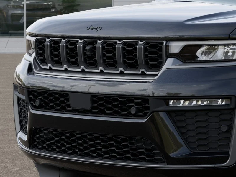 New 2026 Diamond Black Crystal Pearl-Coat Exterior Paint Jeep Limited image 37