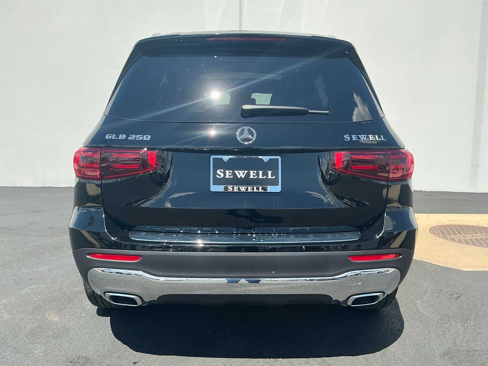 Used 2026 Night Black Mercedes-Benz GLB 250 image 5