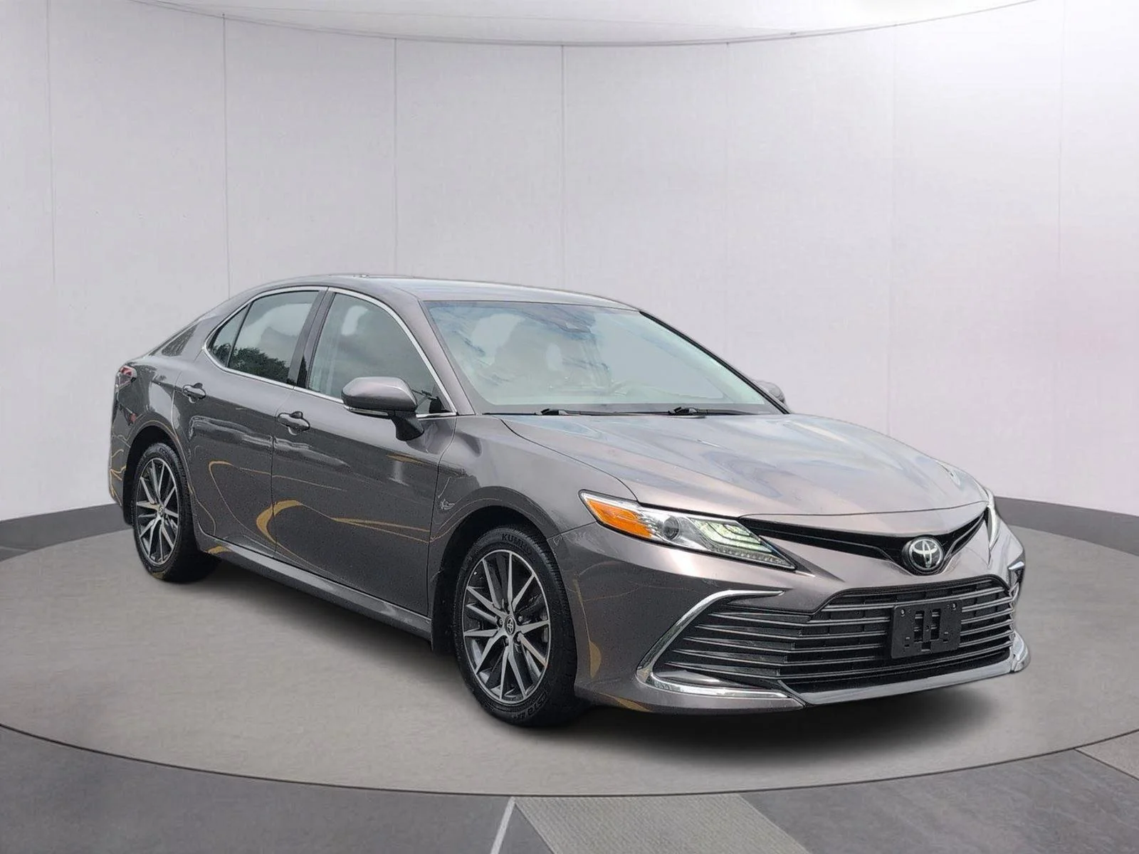Used 2024 Predawn Gray Mica Toyota XLE image 9