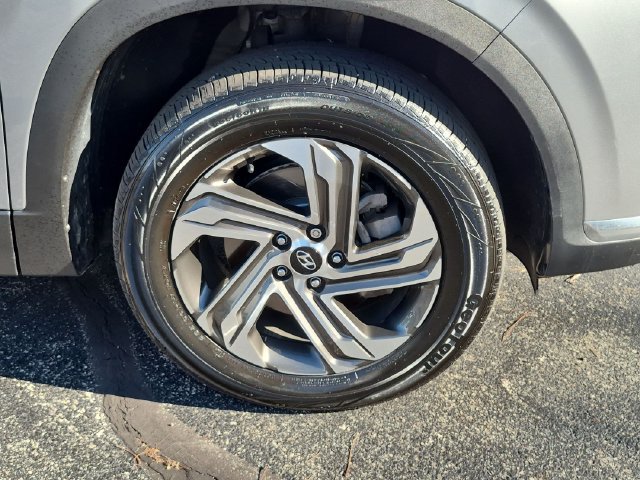 Certified Used 2022 Silver Hyundai SEL image 9