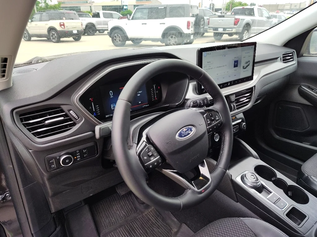 Used 2023 Cinnabar Red Metallic Ford PHEV image 13