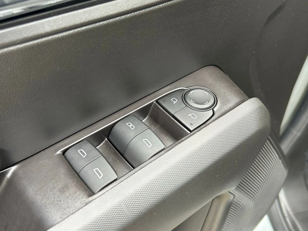 Used 2025 Gray Chevrolet LT image 30