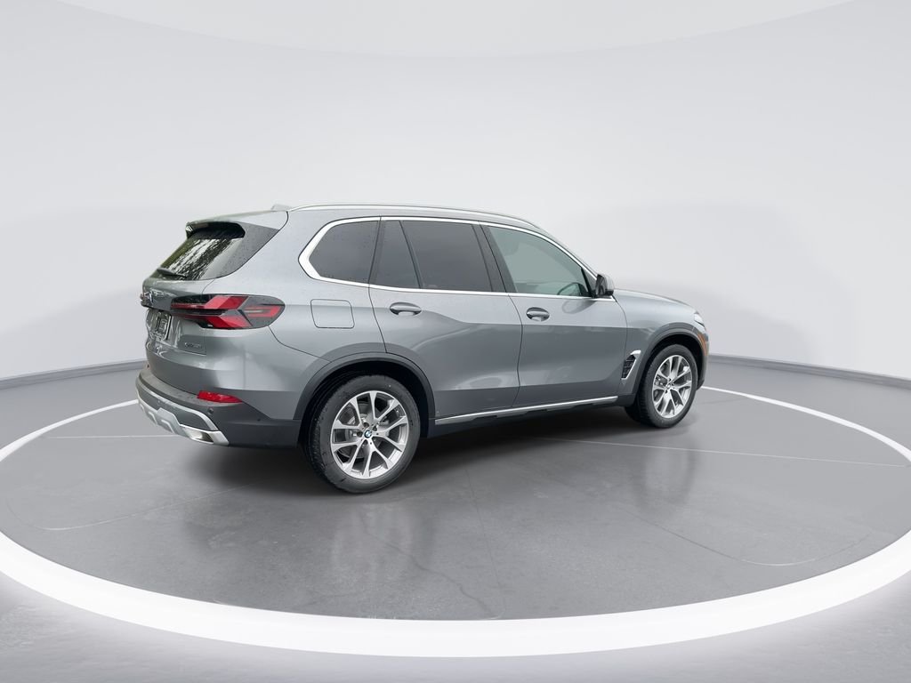 New 2026 Gray Metallic BMW xDrive40i image 8