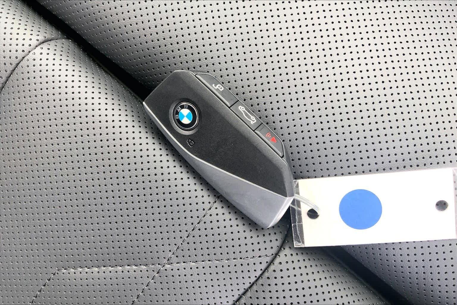 Used 2025 Mineral White Metallic BMW 30 xDrive image 14
