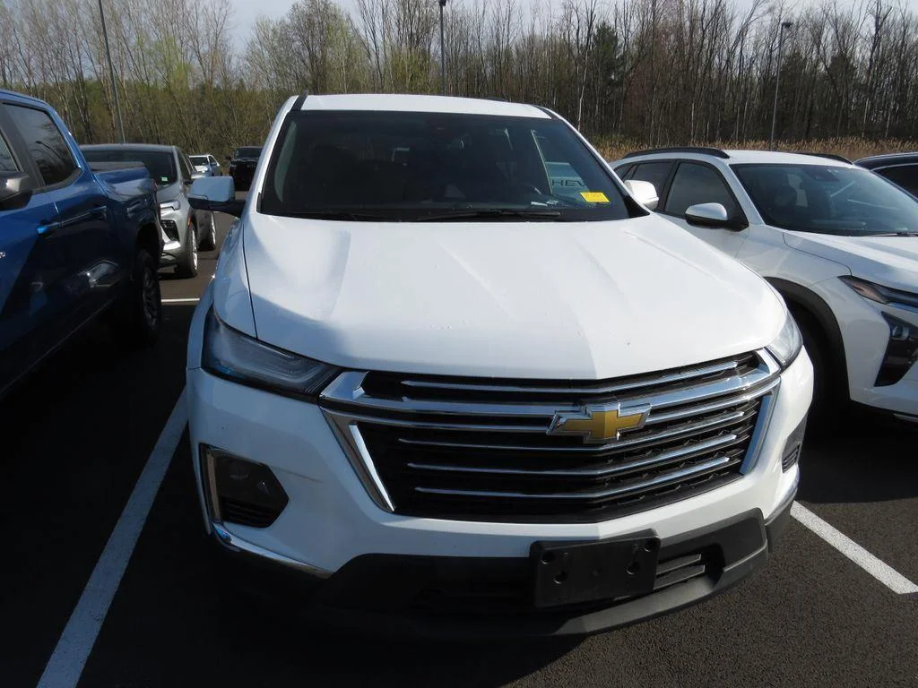 Used 2023 Summit White Chevrolet LT image 4