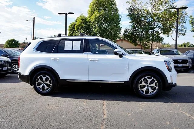 Used 2021 White Kia EX image 6