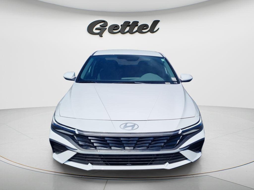 New 2026 White Hyundai Blue image 2