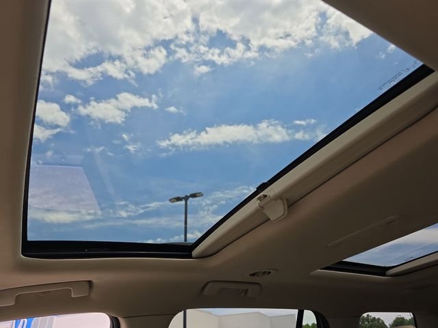 Used 2017 White Frost GMC Denali image 27