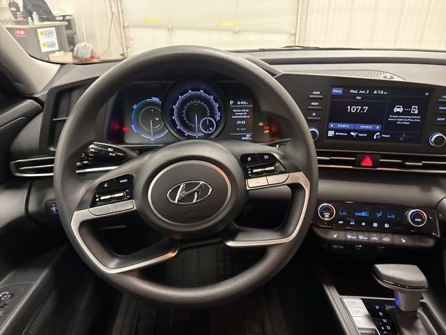 2023 Hyundai Elantra Blue - Photo 13