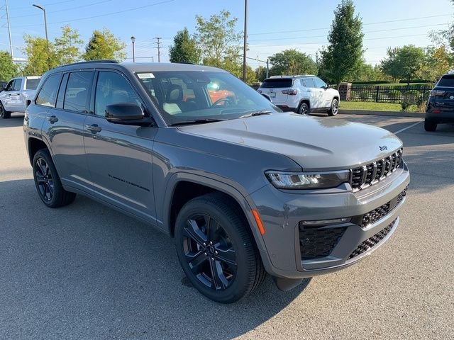 New 2027 Sting-Gray Clearcoat Jeep Limited Reserve image 8