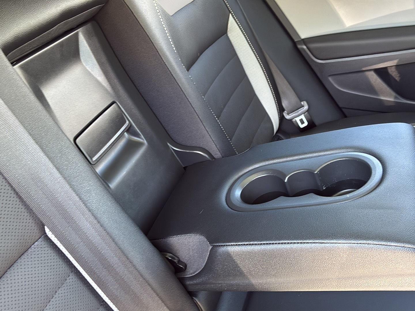 Used 2022 Platinum Gray Metallic Volkswagen SEL image 18