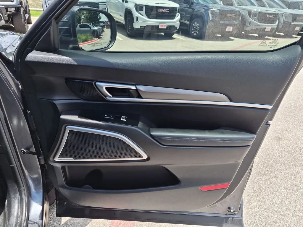 Used 2022 Gray Kia LX image 34