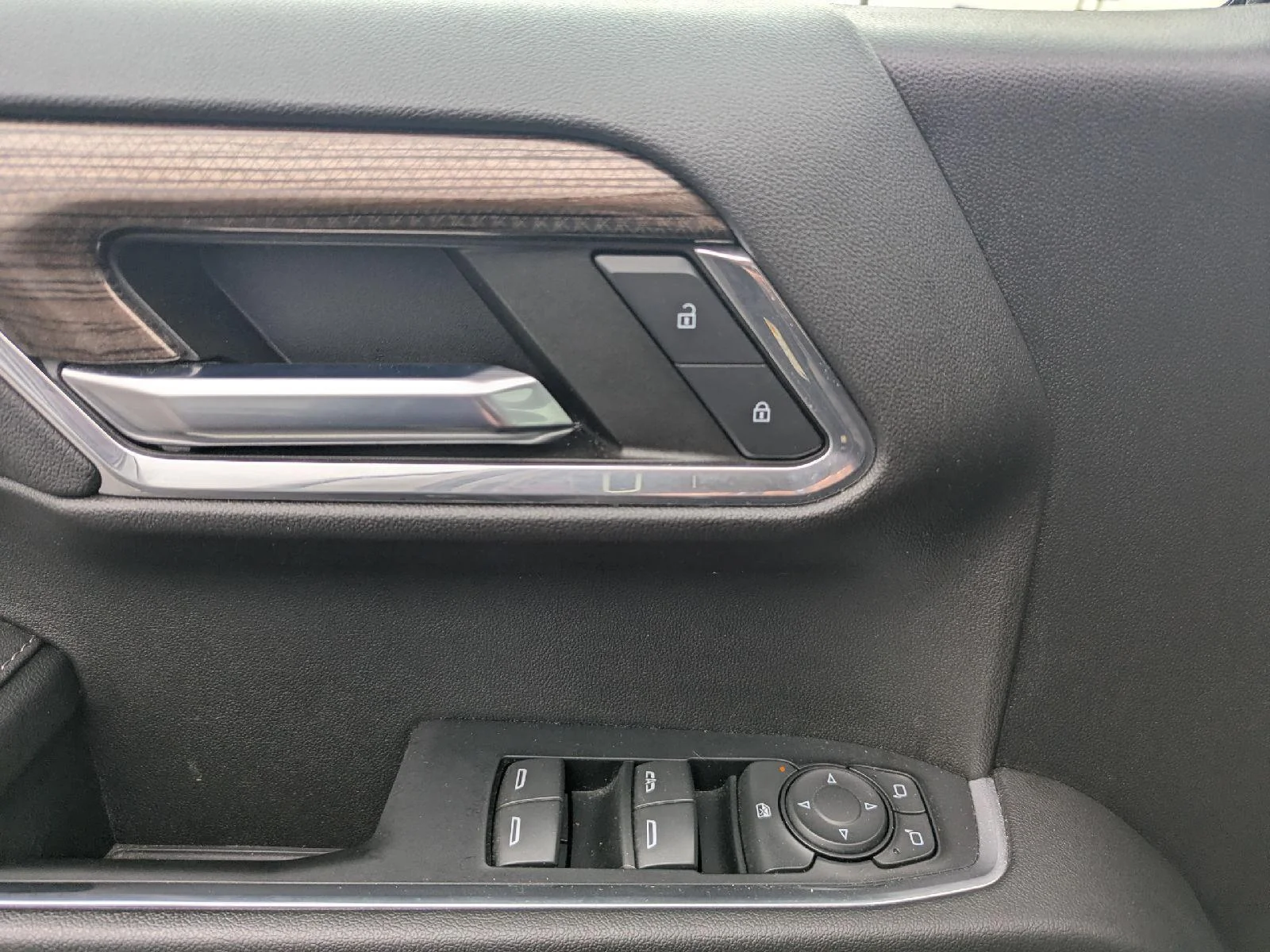 Used 2023 Dark Ash Metallic Chevrolet LT (2FL) image 23
