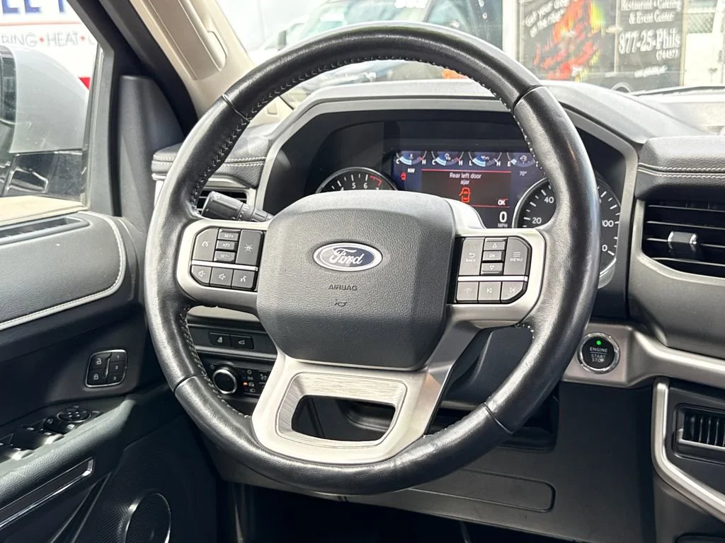 Used 2024 Silver Ford XLT image 23
