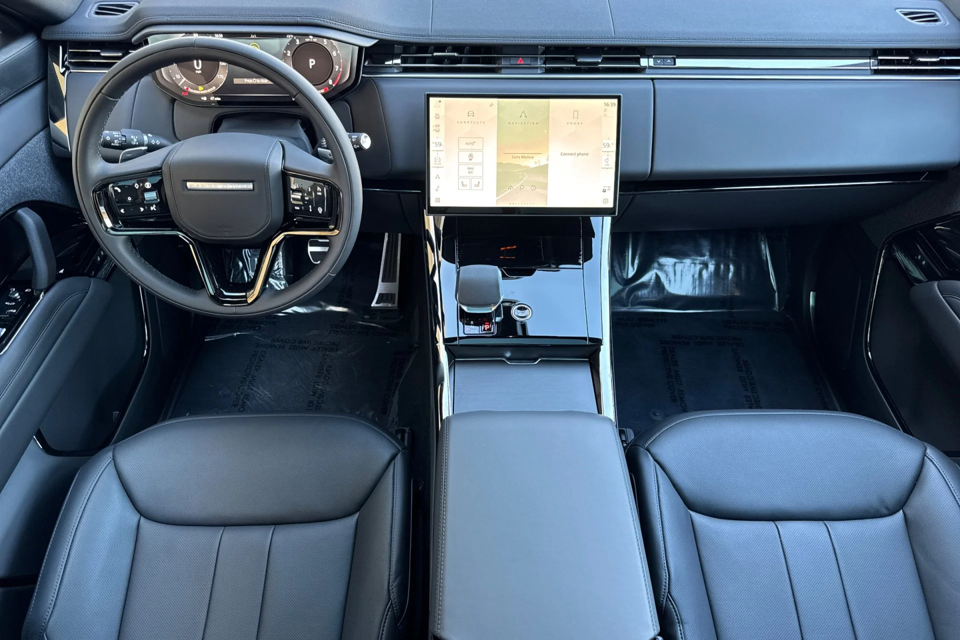 New 2026 Carpathian Grey Land Rover Dynamic SE image 3