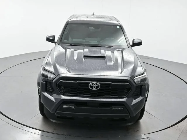 Used 2025 Underground Toyota SR5 image 31