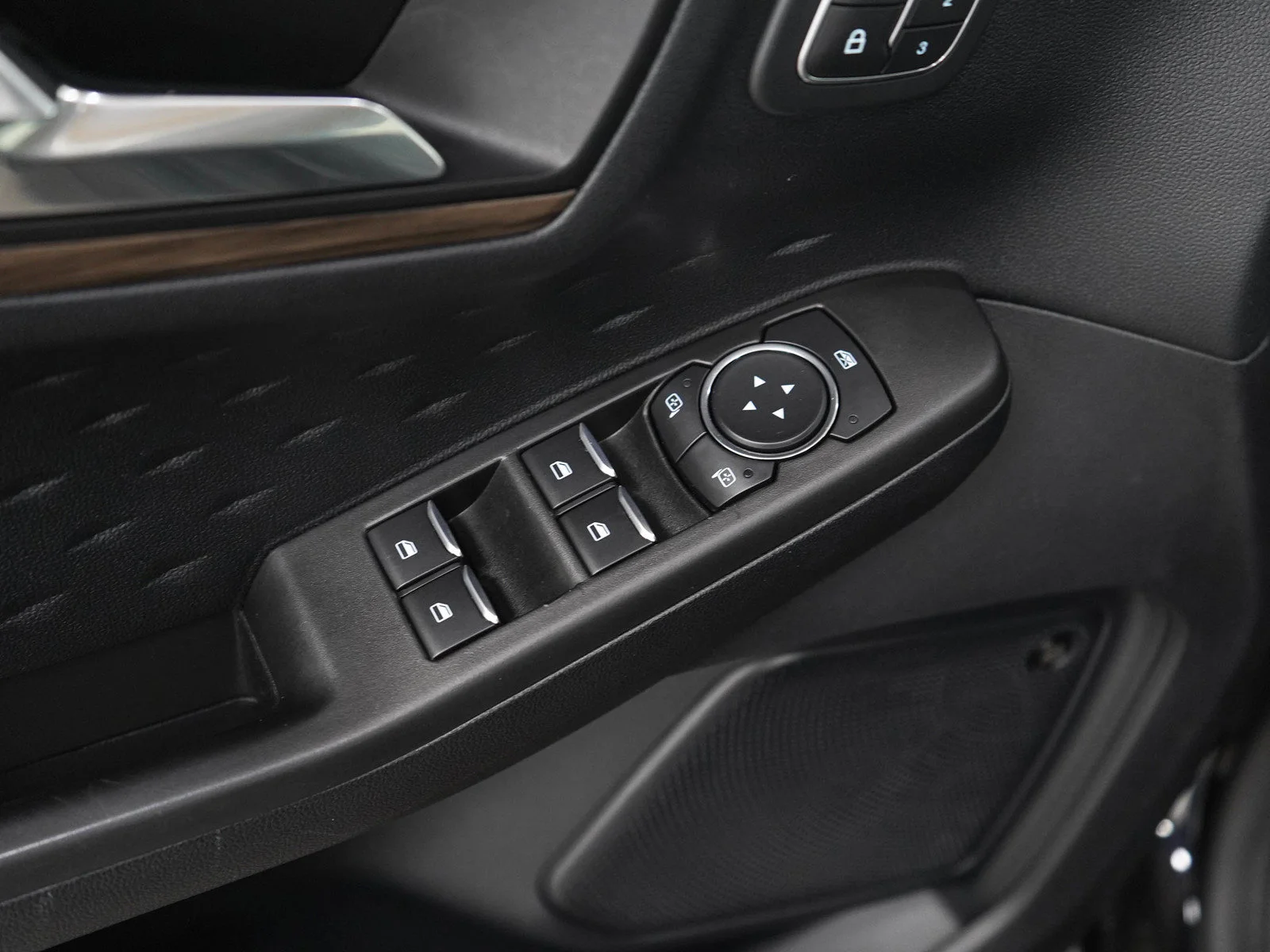 Used 2020 Black Metallic Ford Titanium image 19