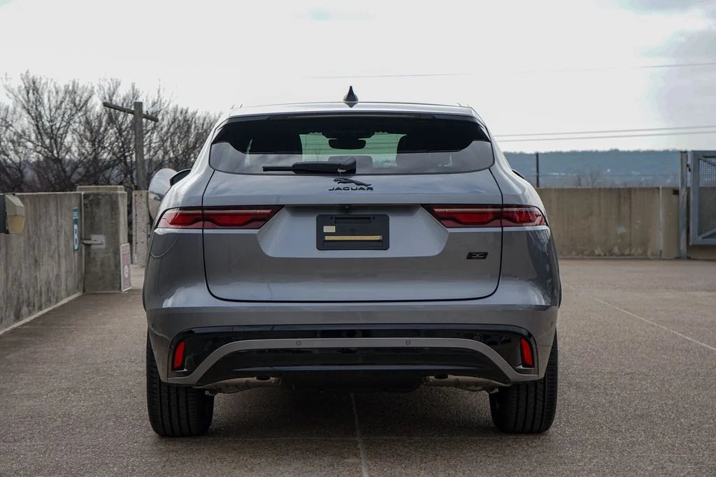 2026 Jaguar F-Pace R-Dynamic S - Photo 9