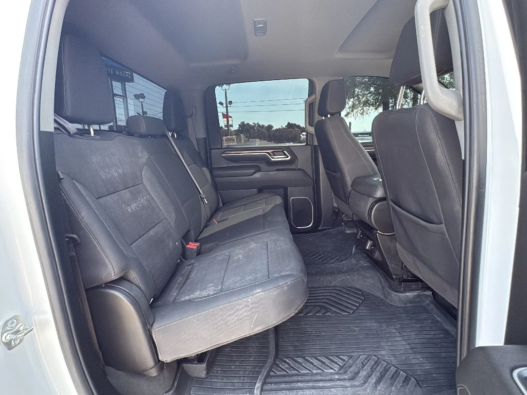 Used 2025 Summit White Chevrolet  image 15