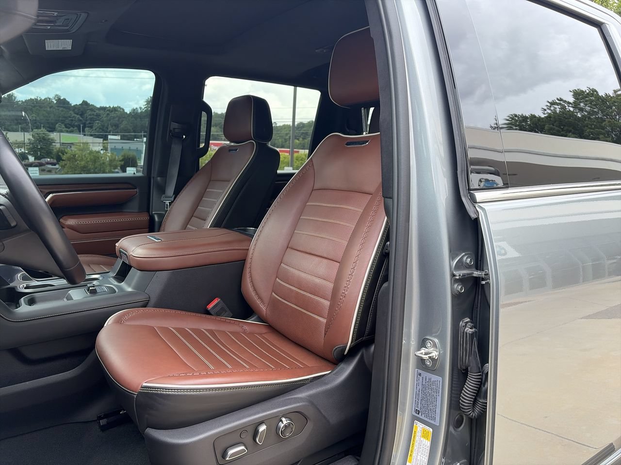 Used 2024 Sterling Metallic GMC Denali Ultimate image 14