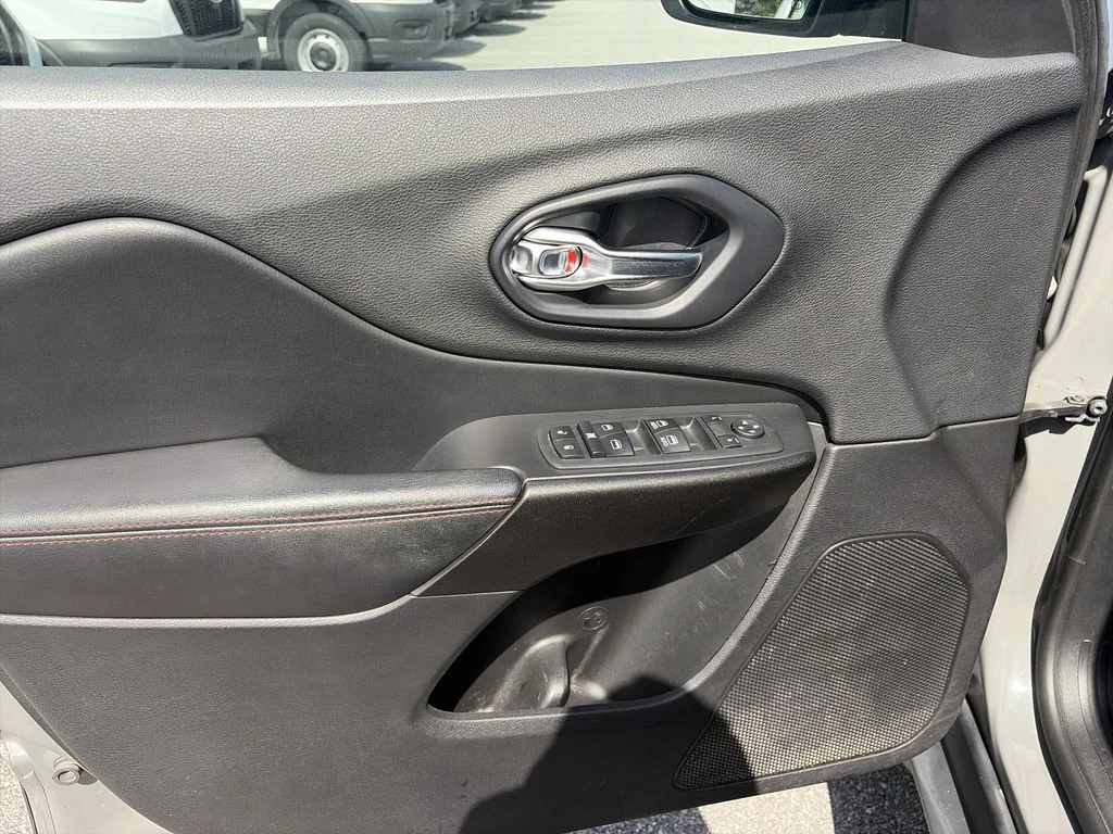 Used 2019 Gray Jeep Trailhawk image 19