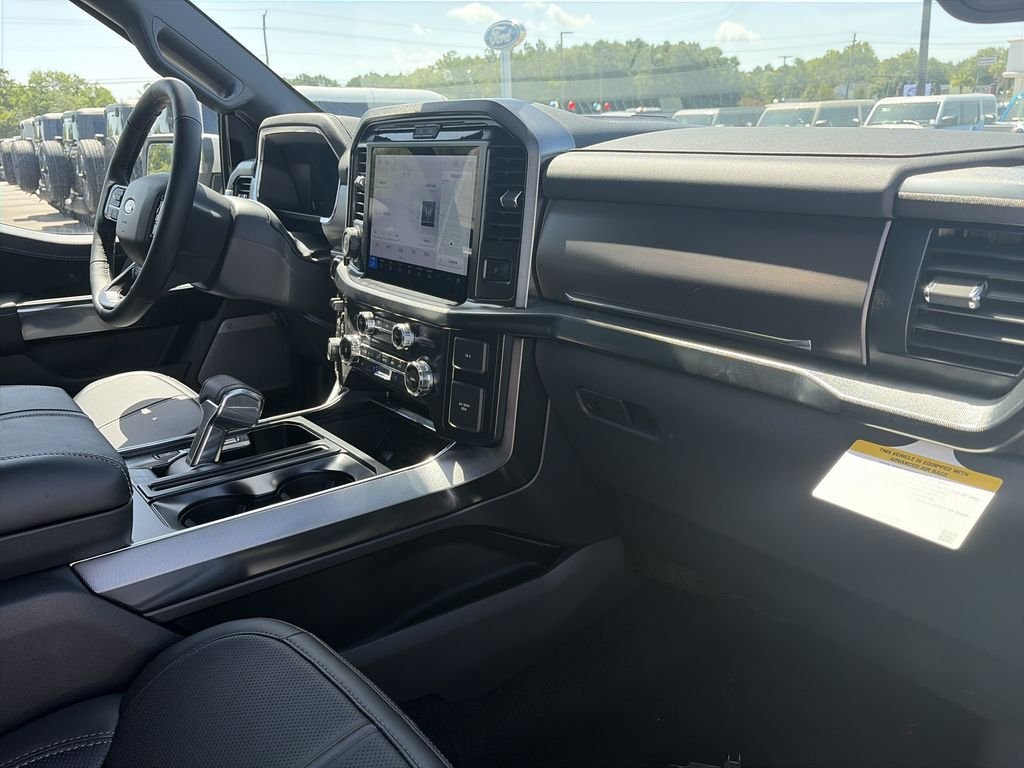 New 2026 Star White Metallic Tri-Coat Ford Platinum® image 32