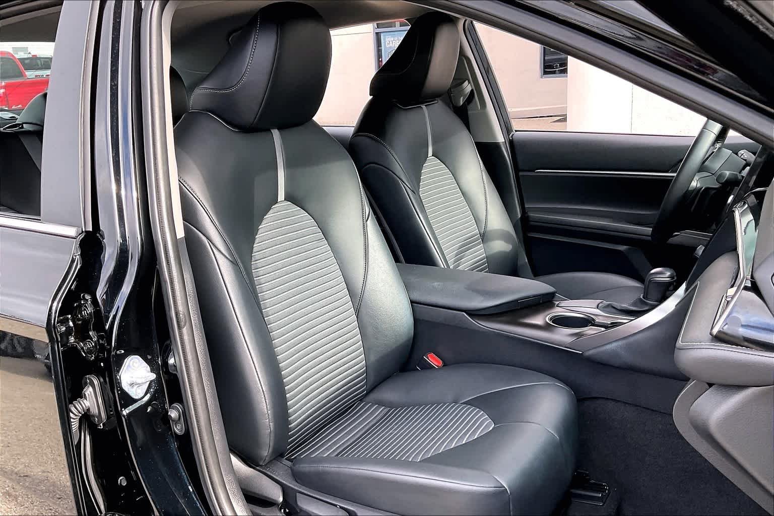 Used 2021 Midnight Black Metallic Toyota SE image 8
