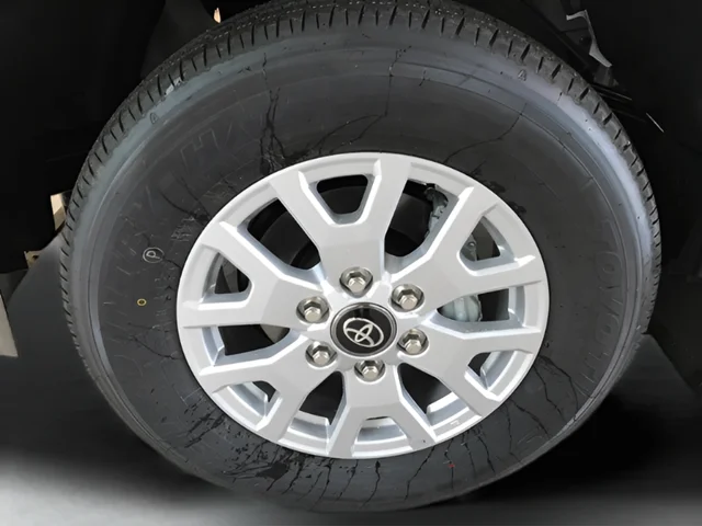 Used 2025 White Toyota SR5 image 9