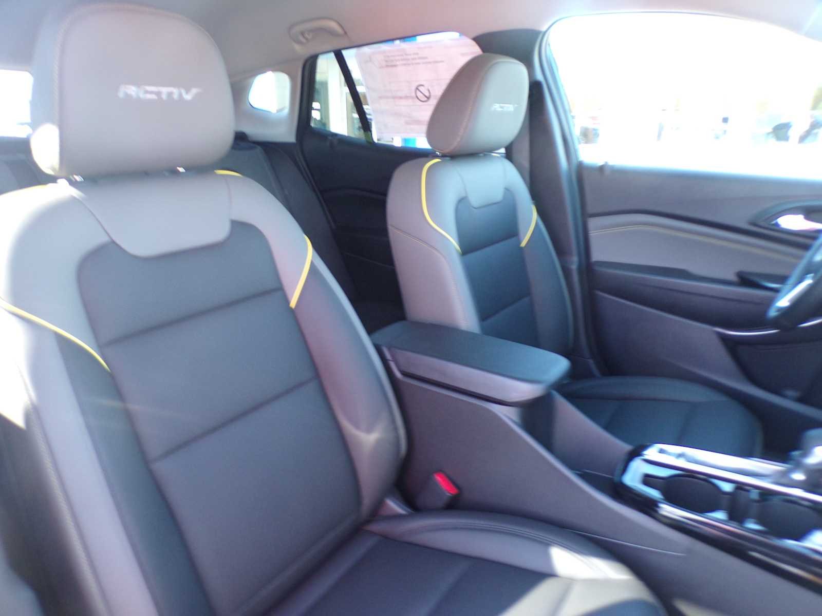 New 2026 Mosaic Black Metallic Chevrolet ACTIV image 15