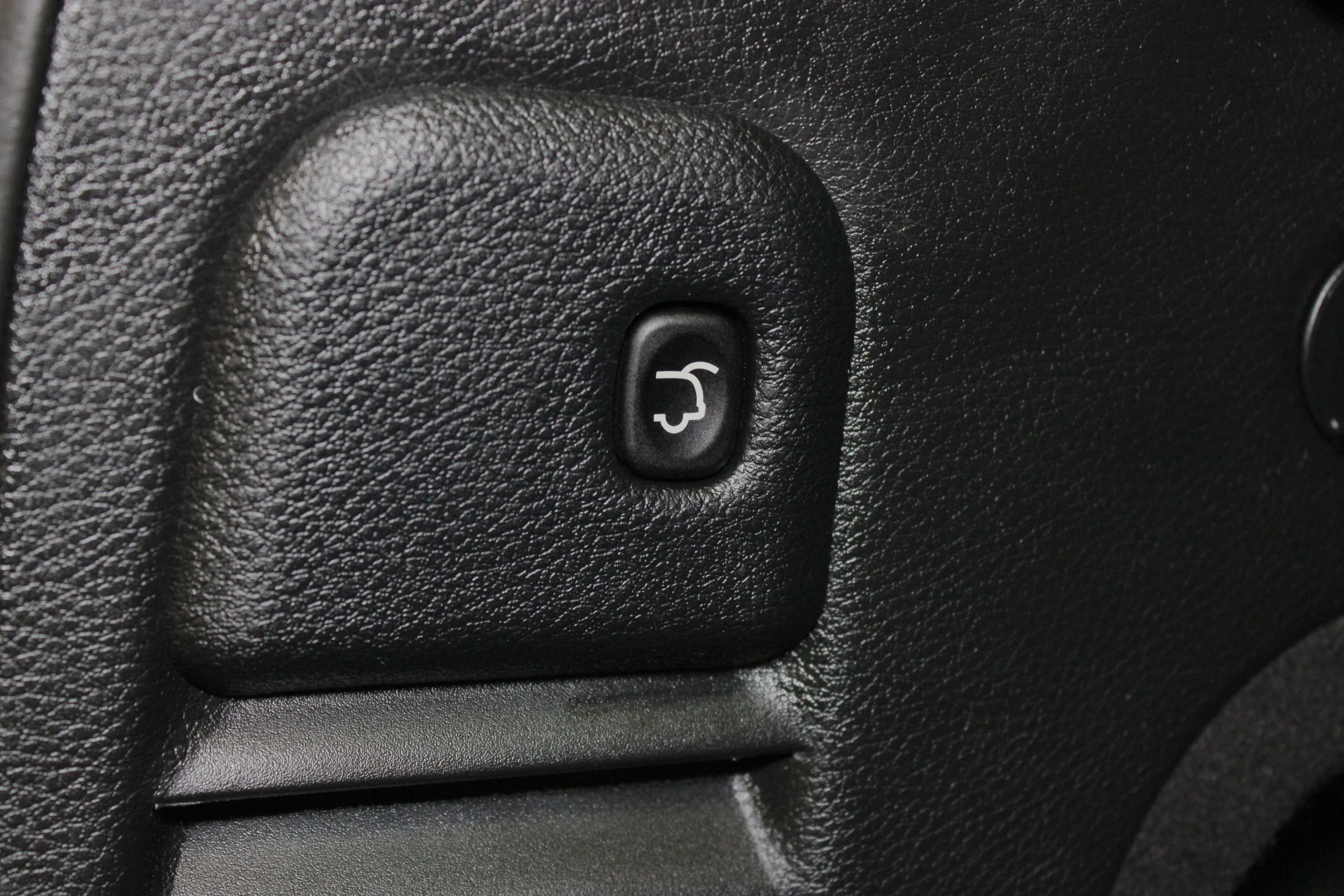 Used 2020 Sting-Gray Clearcoat Jeep Altitude image 14