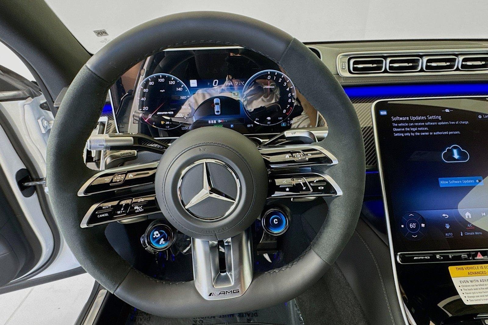 New 2025 Manufaktur Moonlight White Metallic Mercedes-Benz AMG® S 63 E image 11