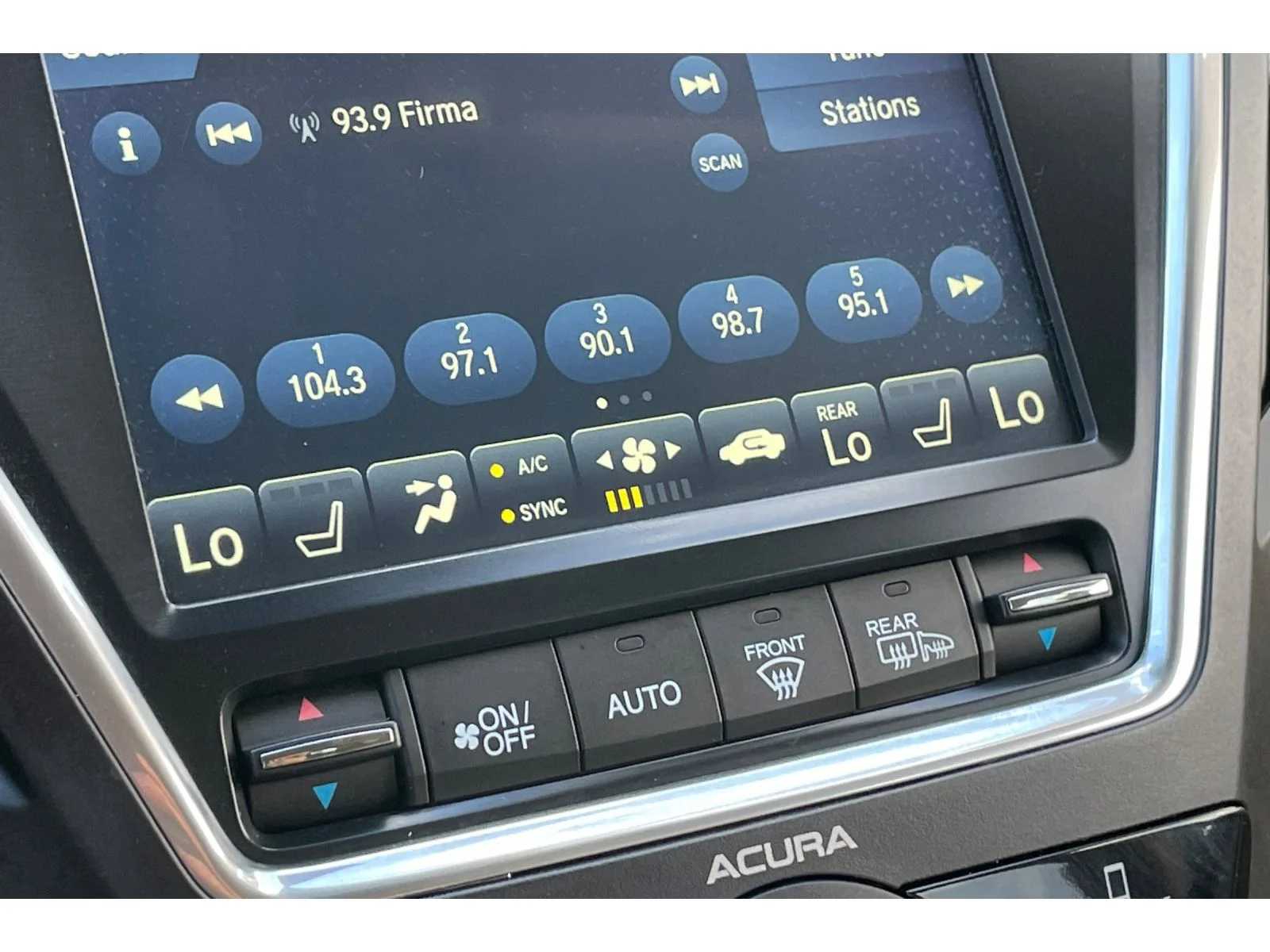 Used 2018 White Diamond Pearl Acura 3.5L (A9) image 28