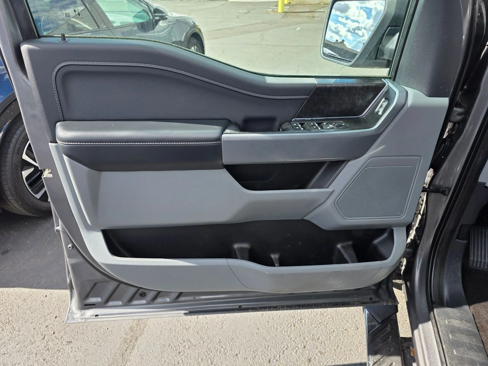 Used 2021 Gray Metallic Ford XLT image 10
