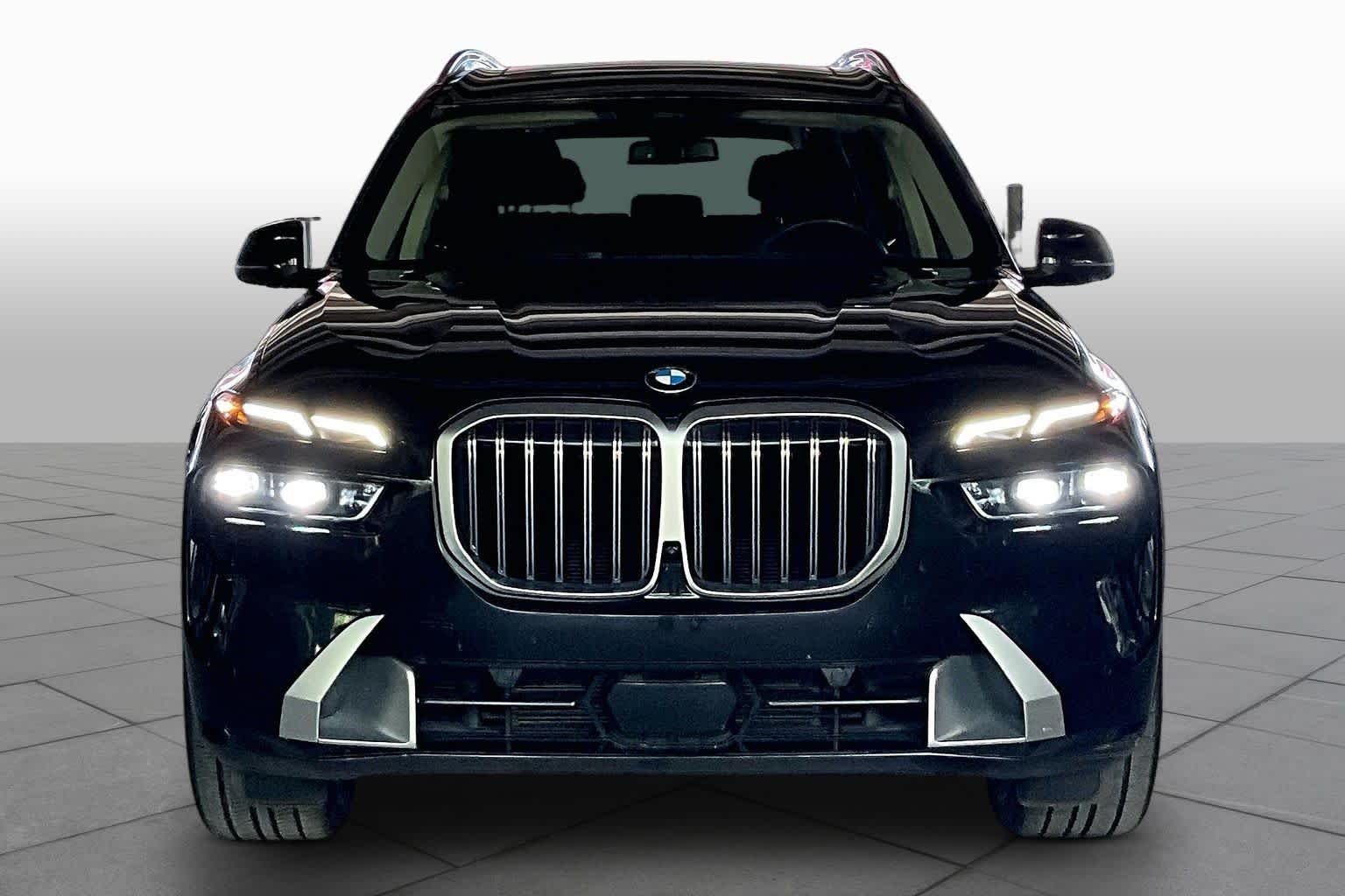 Used 2025 Black Sapphire Metallic BMW xDrive40i image 3