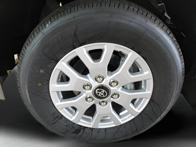 Used 2025 White Toyota SR5 image 9