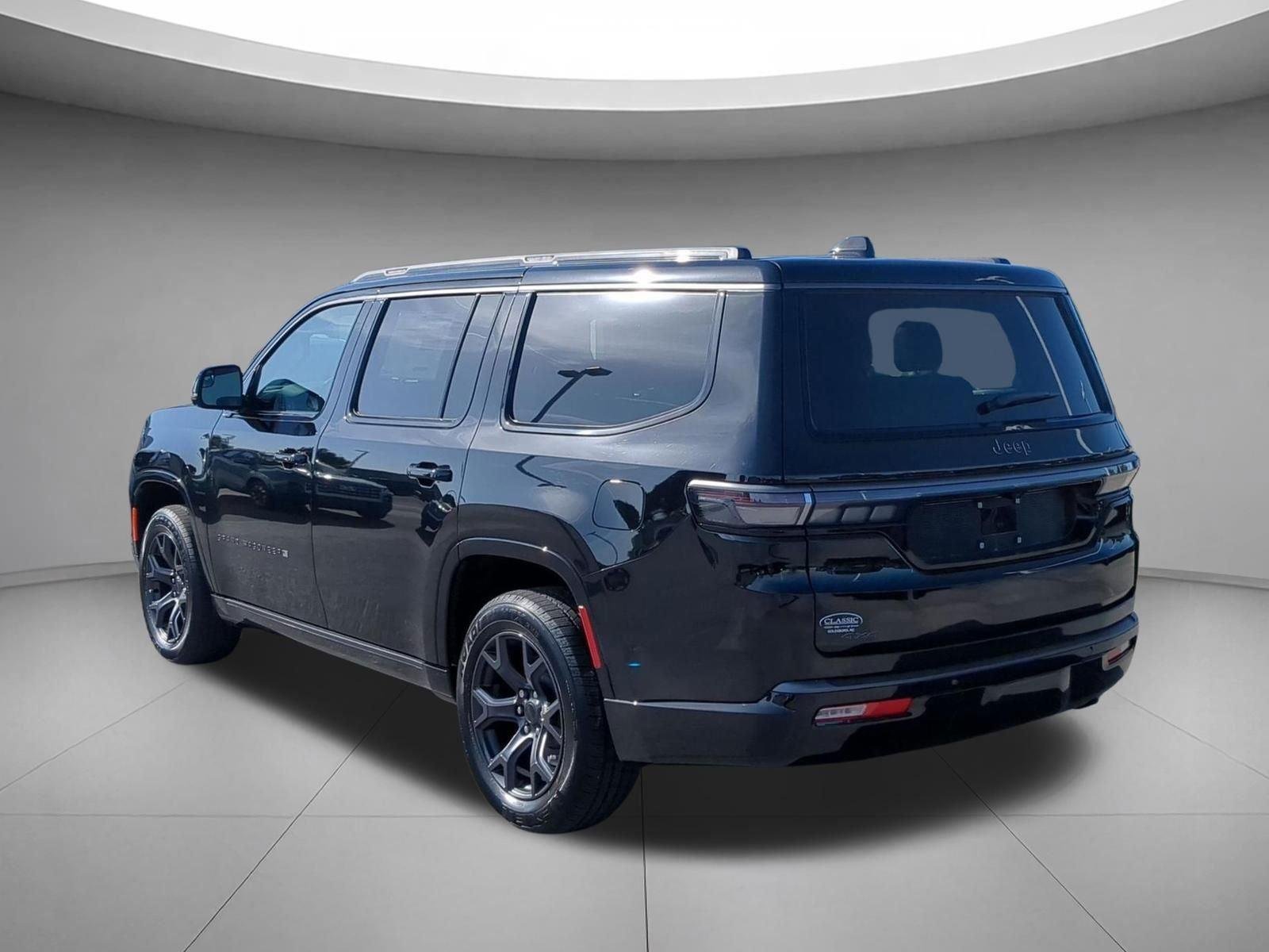 New 2026 High Gloss Black Exterior Paint Jeep Limited Altitude image 3