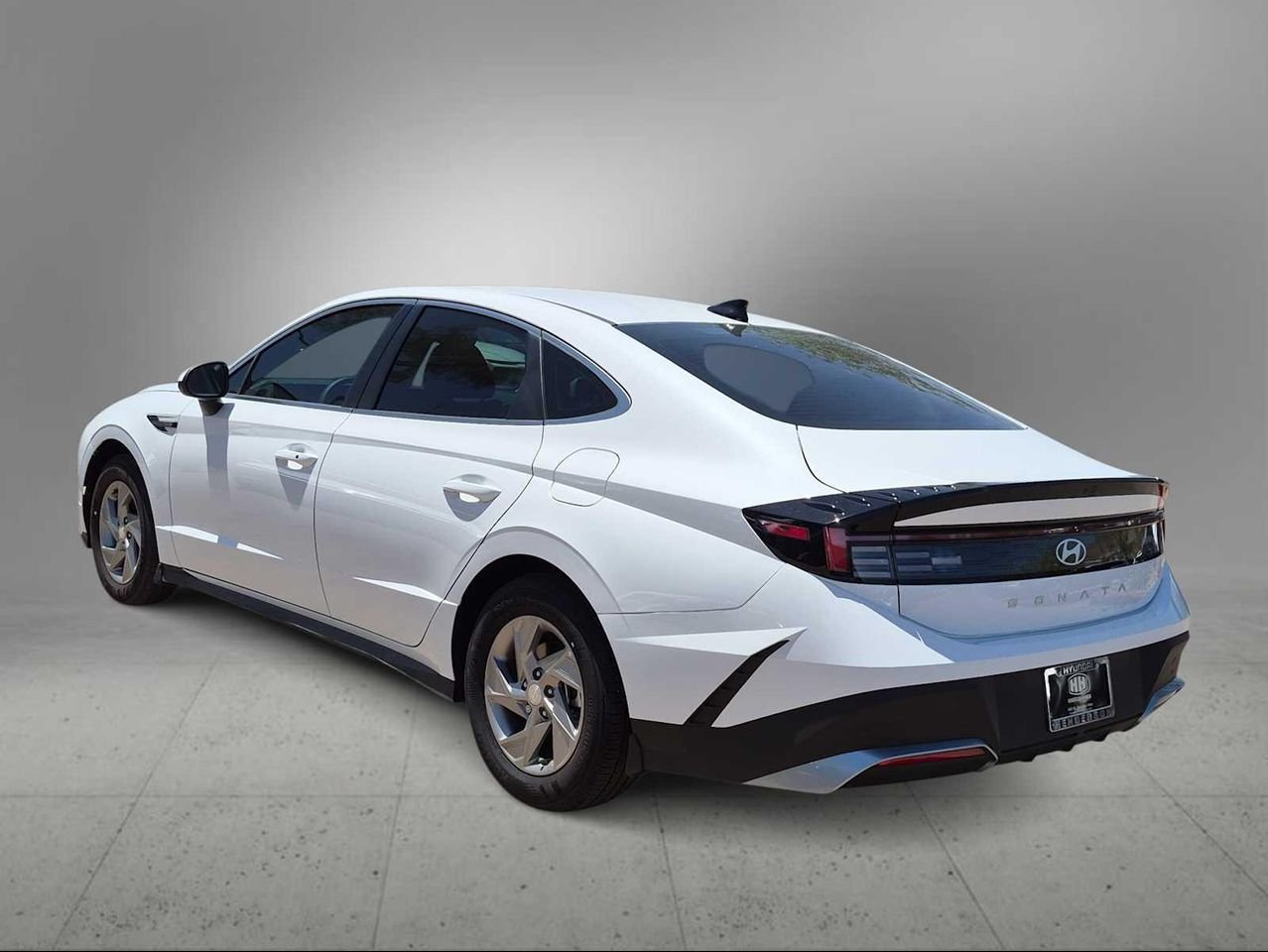 New 2026 Serenity White Hyundai SE image 6
