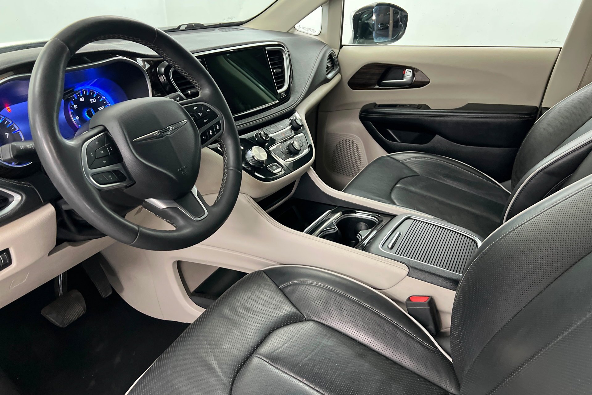 2023 Chrysler Pacifica Limited - Photo 16