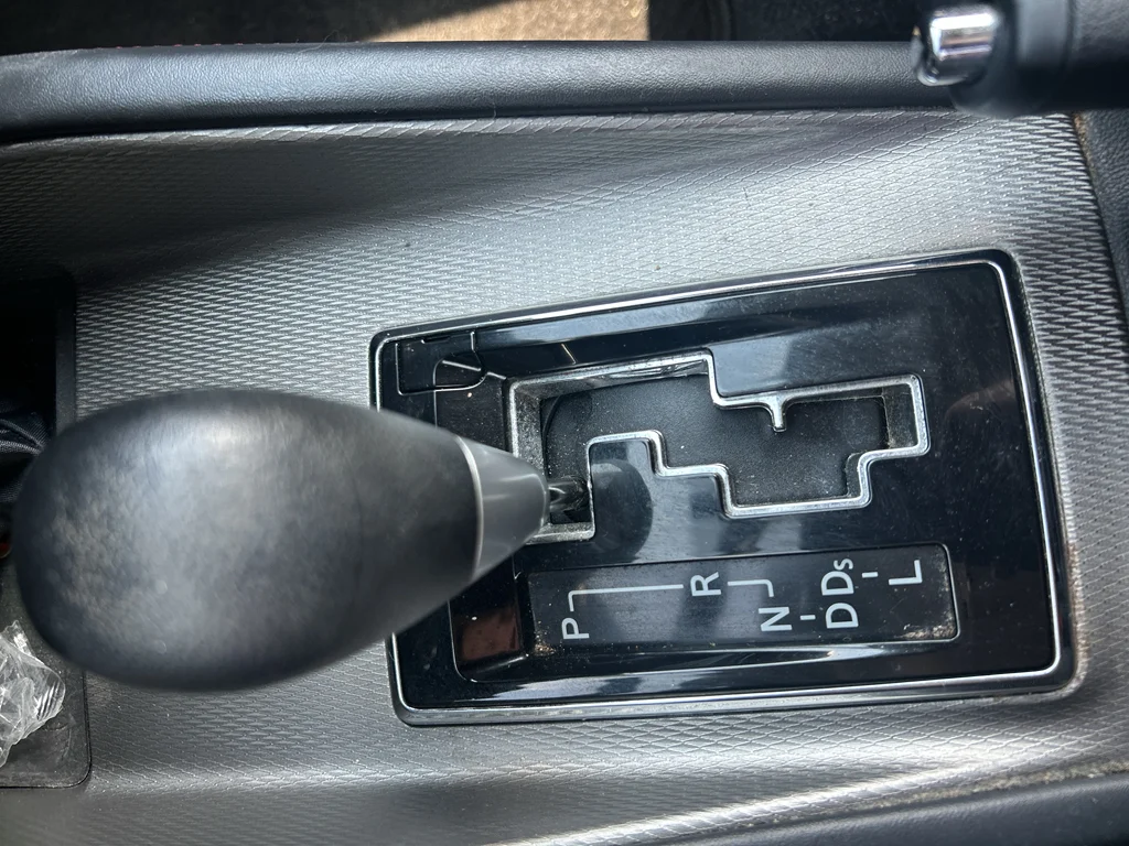 Used 2018 Octane Blue Metallic Mitsubishi ES 2.0 image 13