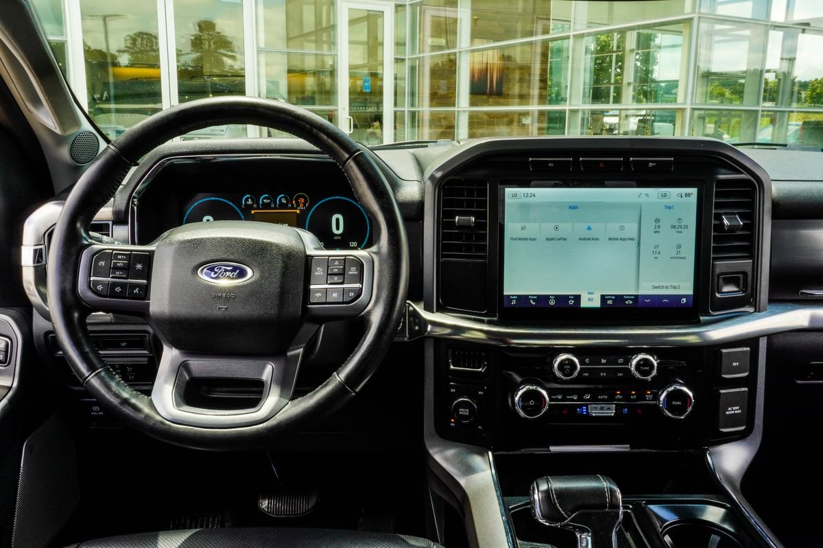 Used 2023 Red Ford Lariat image 18