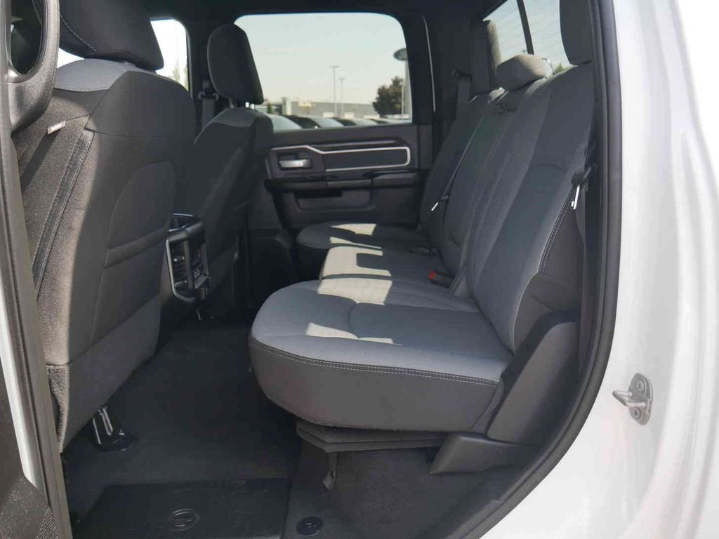 Used 2022 White Ram Big Horn image 17