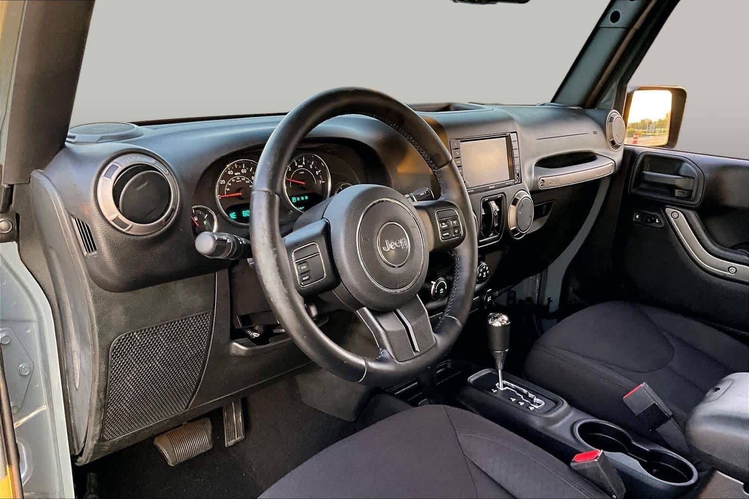 Used 2015 Anvil Clearcoat Jeep Sport image 18
