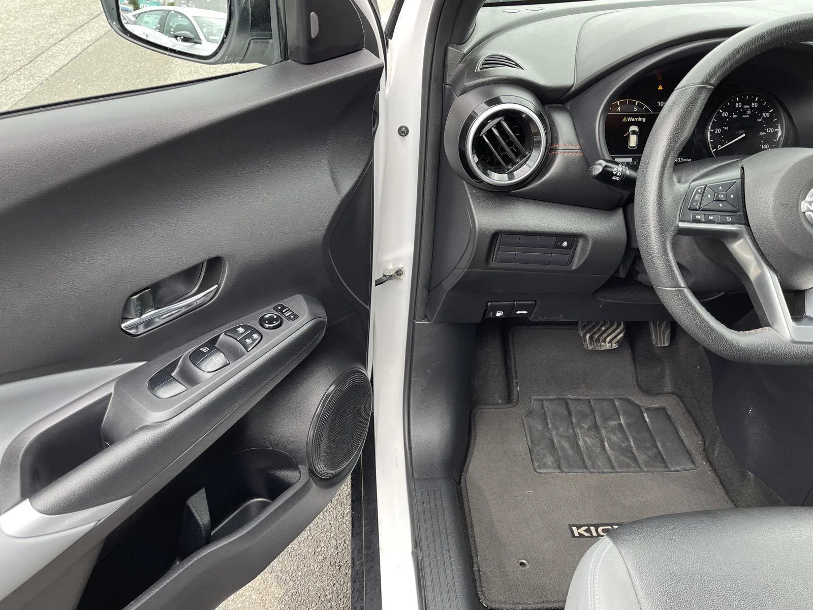 Used 2023 Nissan Kicks SR with VIN 3N1CP5DV0PL557910 for sale in Manchester, CT