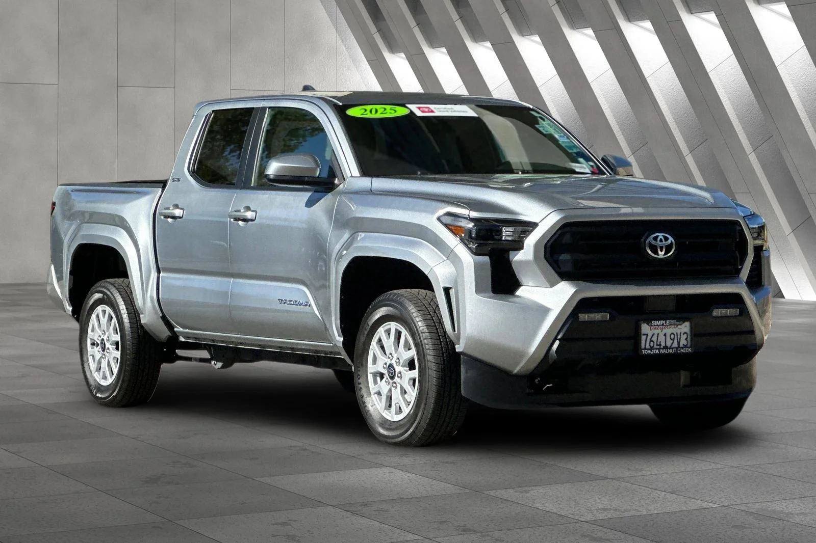 2025 Toyota Tacoma SR5 - Photo 14